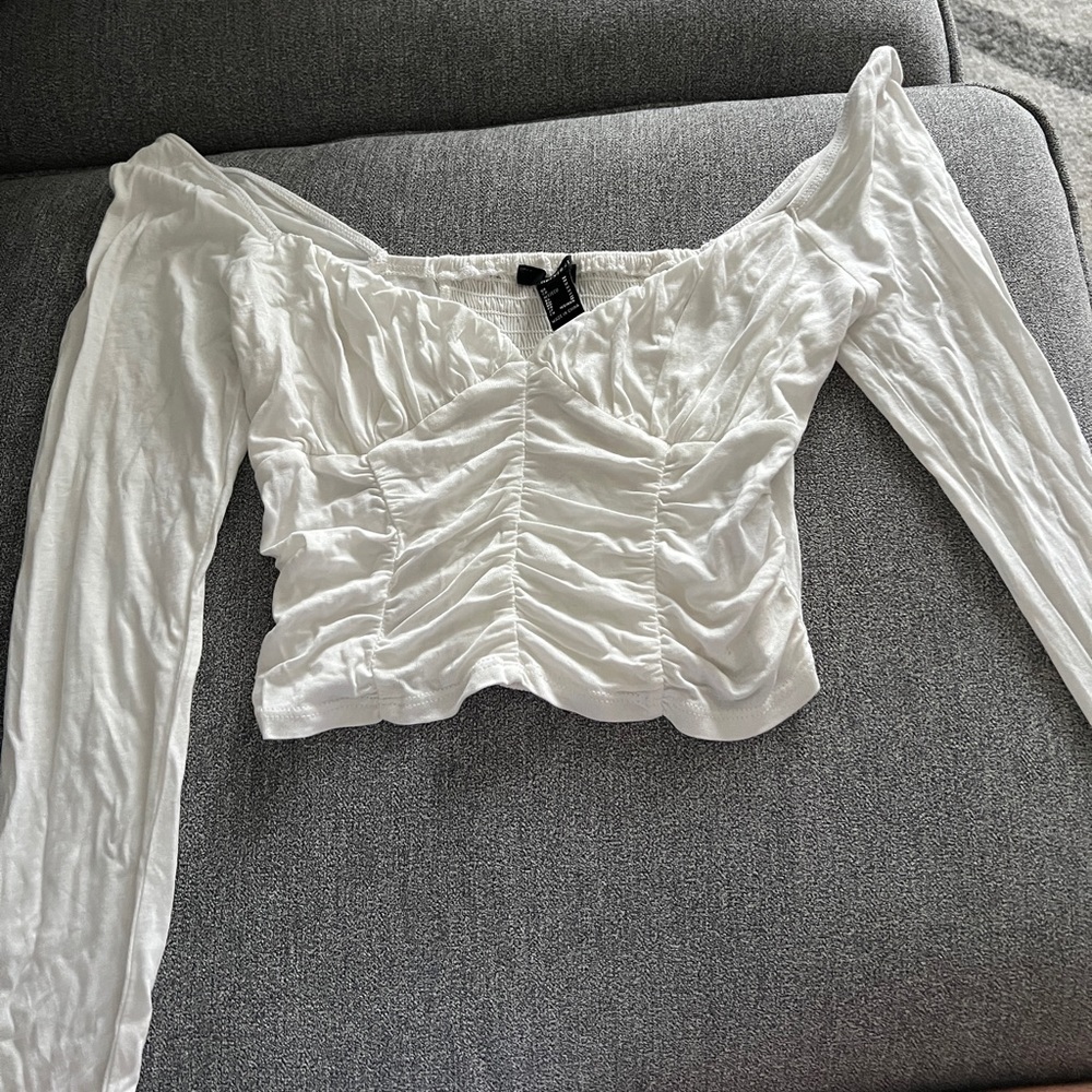 Long sleeve ruched crop top